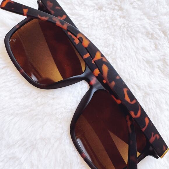 Ora Tortoise Brown Angular Frame Sunglasses - Picture 11 of 12
